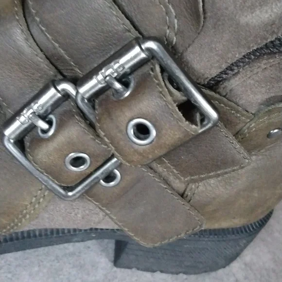 UGG Boots - Picture 4 of 10